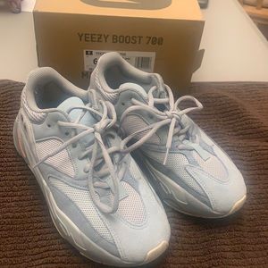 Yeezy Boost 700 Authentic!!!!